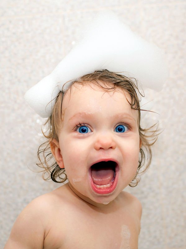 39527574 - baby is washing his hair with shampoo